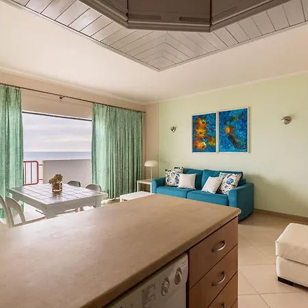 Beachfront 1 Bdr With Pool By Lovelystay Apartamento Portimão