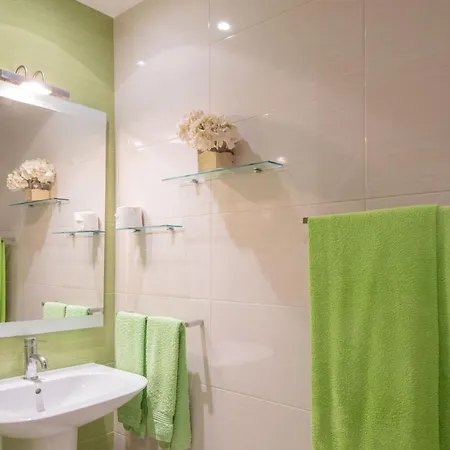 Beachfront 1 Bdr With Pool By Lovelystay Apartamento *