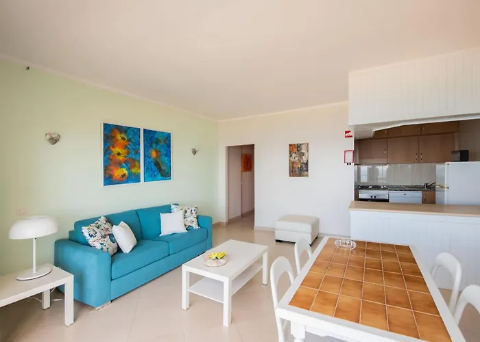 Beachfront 1 Bdr With Pool By Lovelystay * 波尔蒂芒