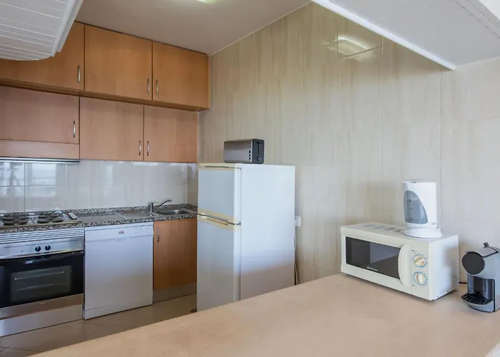 Beachfront 1 Bdr With Pool By Lovelystay * 波尔蒂芒