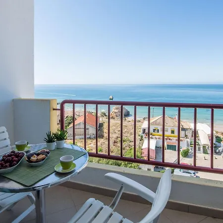 Beachfront 1 Bdr With Pool By Lovelystay Portimao